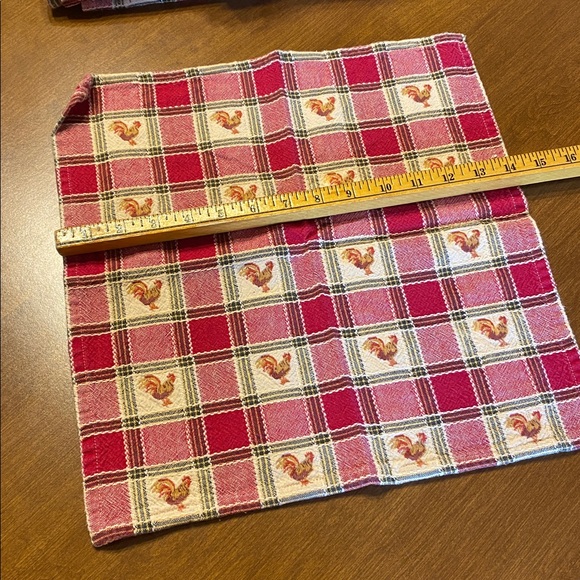 Vintage Chicken Rooster Tablecloth and Napkins (4) - Picture 3 of 4